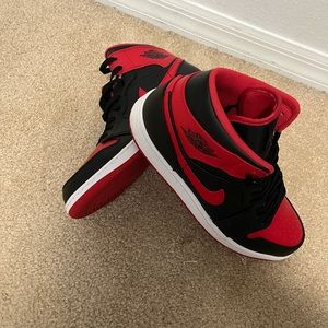 Jordan 1  mid edition